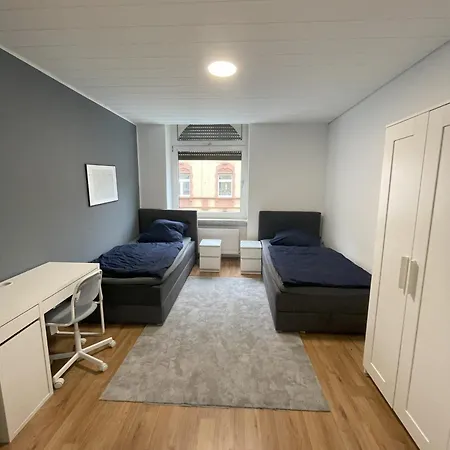 Mavi-homes-neu Saniert Mit Balkon Iii Nur Gesamtvermietung Der Ganzen Verfuegbariii * أوفنباخ